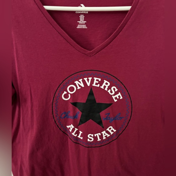 Converse * Chuck Taylor AllStar * Woman V Neck Size Medium - Picture 4 of 6